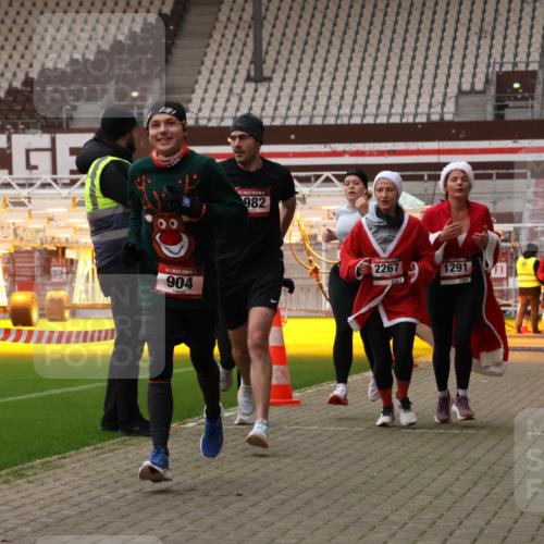 08.12.2024 - St. Pauli X-Mass-Run No. 14 Yannick Fuchs http://msf.ph/oto/7475413 08.12.2024 09:57:12 Ziel 364, 384, 420, 755, 763, 904, 1291, 1982, 2267, 3022, 3162 meine-sportfotos.de