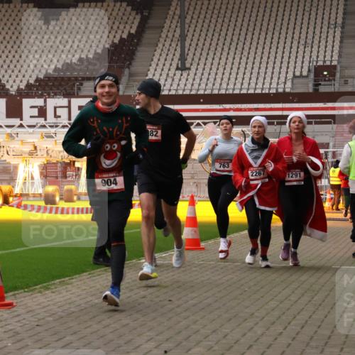 08.12.2024 - St. Pauli X-Mass-Run No. 14 Yannick Fuchs http://msf.ph/oto/7475415 08.12.2024 09:57:12 Ziel 364, 384, 420, 755, 763, 904, 1291, 1982, 2267, 3022, 3162 meine-sportfotos.de