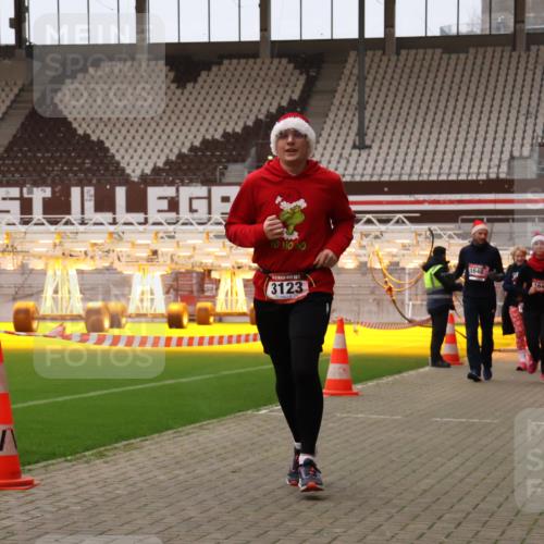 08.12.2024 - St. Pauli X-Mass-Run No. 14 Yannick Fuchs http://msf.ph/oto/7475420 08.12.2024 10:10:09 Ziel 290, 361, 882, 894, 1098, 1641, 1648, 1955, 1965, 3123 meine-sportfotos.de