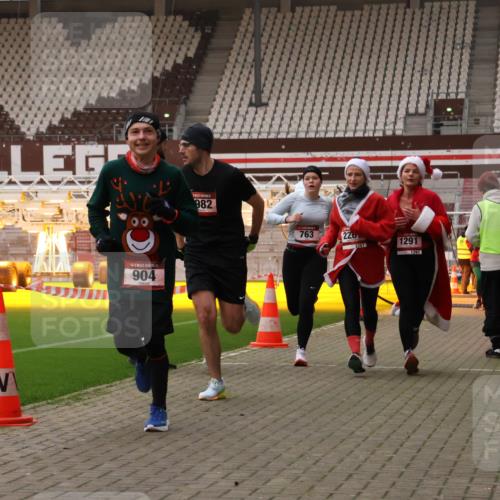 08.12.2024 - St. Pauli X-Mass-Run No. 14 Yannick Fuchs http://msf.ph/oto/7475423 08.12.2024 09:57:13 Ziel 364, 384, 420, 755, 763, 904, 1291, 1982, 2267, 3022, 3162 meine-sportfotos.de