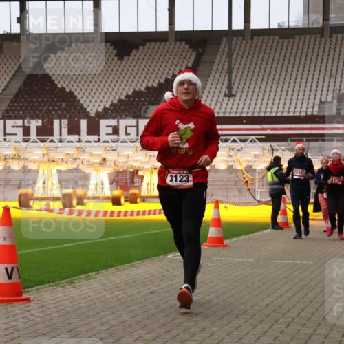 08.12.2024 - St. Pauli X-Mass-Run No. 14 Yannick Fuchs http://msf.ph/oto/7475425 08.12.2024 10:10:09 Ziel 290, 361, 882, 894, 1098, 1641, 1648, 1955, 1965, 3123 meine-sportfotos.de