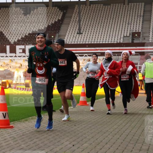 08.12.2024 - St. Pauli X-Mass-Run No. 14 Yannick Fuchs http://msf.ph/oto/7475426 08.12.2024 09:57:13 Ziel 364, 384, 420, 755, 763, 904, 1291, 1982, 2267, 3022, 3162 meine-sportfotos.de