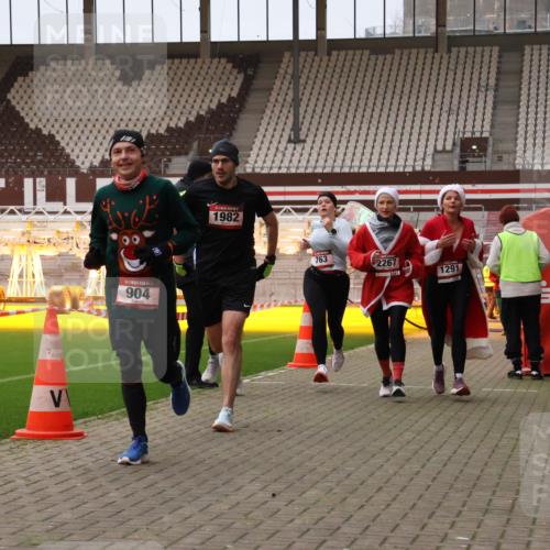 08.12.2024 - St. Pauli X-Mass-Run No. 14 Yannick Fuchs http://msf.ph/oto/7475435 08.12.2024 09:57:13 Ziel 364, 384, 420, 755, 763, 904, 1291, 1982, 2267, 3022, 3162 meine-sportfotos.de