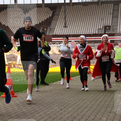 08.12.2024 - St. Pauli X-Mass-Run No. 14 Yannick Fuchs http://msf.ph/oto/7475443 08.12.2024 09:57:13 Ziel 364, 384, 420, 755, 763, 904, 1291, 1982, 2267, 3022, 3162 meine-sportfotos.de