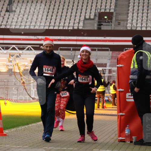 08.12.2024 - St. Pauli X-Mass-Run No. 14 Yannick Fuchs http://msf.ph/oto/7475459 08.12.2024 10:10:11 Ziel 290, 882, 894, 1098, 1641, 1648, 1955, 1965, 3123 meine-sportfotos.de