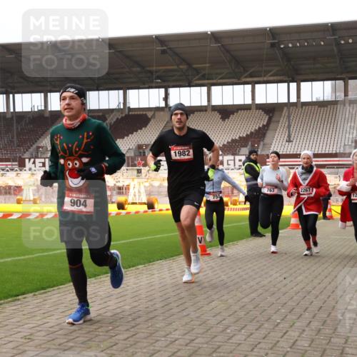 08.12.2024 - St. Pauli X-Mass-Run No. 14 Yannick Fuchs http://msf.ph/oto/7475460 08.12.2024 09:57:14 Ziel 364, 420, 755, 763, 904, 1291, 1982, 2267, 3022, 3162 meine-sportfotos.de