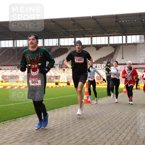 08.12.2024 - St. Pauli X-Mass-Run No. 14 Yannick Fuchs http://msf.ph/oto/7475463 08.12.2024 09:57:14 Ziel 364, 420, 755, 763, 904, 1291, 1982, 2267, 3022, 3162 meine-sportfotos.de