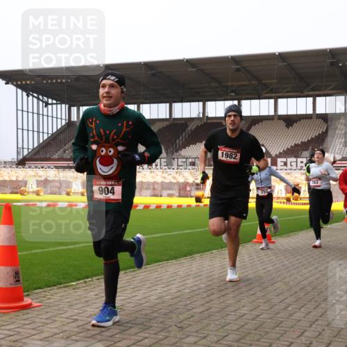 08.12.2024 - St. Pauli X-Mass-Run No. 14 Yannick Fuchs http://msf.ph/oto/7475473 08.12.2024 09:57:14 Ziel 364, 420, 755, 763, 904, 1291, 1982, 2267, 3022, 3162 meine-sportfotos.de