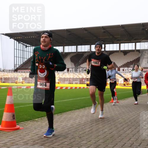 08.12.2024 - St. Pauli X-Mass-Run No. 14 Yannick Fuchs http://msf.ph/oto/7475476 08.12.2024 09:57:14 Ziel 364, 420, 755, 763, 904, 1291, 1982, 2267, 3022, 3162 meine-sportfotos.de