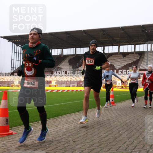 08.12.2024 - St. Pauli X-Mass-Run No. 14 Yannick Fuchs http://msf.ph/oto/7475479 08.12.2024 09:57:15 Ziel 755, 763, 904, 1291, 1982, 2267, 3022, 3162 meine-sportfotos.de