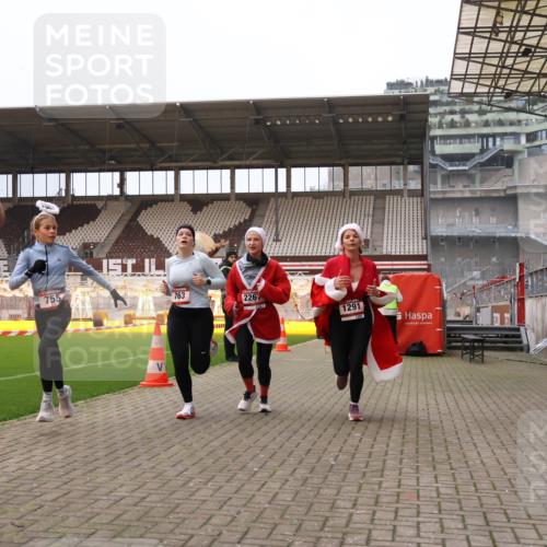 08.12.2024 - St. Pauli X-Mass-Run No. 14 Yannick Fuchs http://msf.ph/oto/7475492 08.12.2024 09:57:15 Ziel 755, 763, 904, 1291, 1982, 2267, 3022, 3162 meine-sportfotos.de