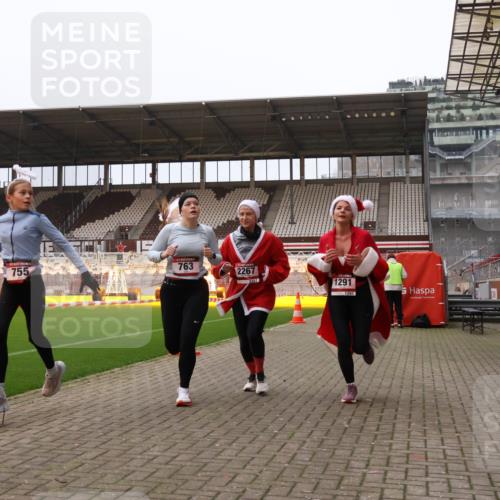 08.12.2024 - St. Pauli X-Mass-Run No. 14 Yannick Fuchs http://msf.ph/oto/7475510 08.12.2024 09:57:15 Ziel 755, 763, 904, 1291, 1982, 2267, 3022, 3162 meine-sportfotos.de