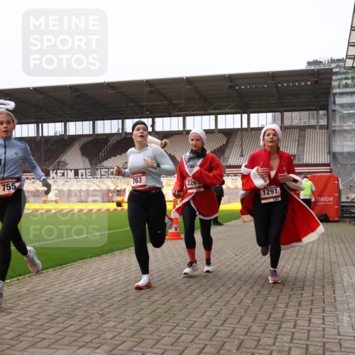08.12.2024 - St. Pauli X-Mass-Run No. 14 Yannick Fuchs http://msf.ph/oto/7475514 08.12.2024 09:57:16 Ziel 755, 763, 904, 1291, 1982, 2267, 3022, 3162 meine-sportfotos.de
