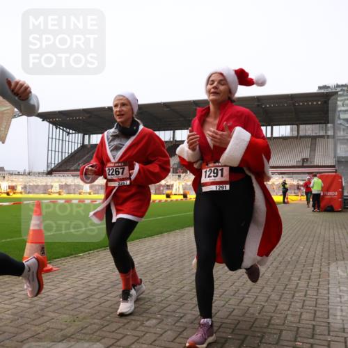 08.12.2024 - St. Pauli X-Mass-Run No. 14 Yannick Fuchs http://msf.ph/oto/7475554 08.12.2024 09:57:17 Ziel 755, 763, 904, 1291, 1982, 2267, 3022, 3162 meine-sportfotos.de