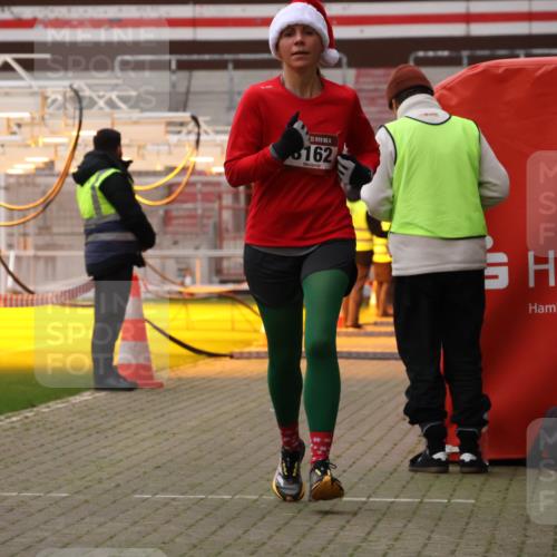 08.12.2024 - St. Pauli X-Mass-Run No. 14 Yannick Fuchs http://msf.ph/oto/7475564 08.12.2024 09:57:20 Ziel 755, 763, 904, 1291, 1982, 2267, 3162 meine-sportfotos.de