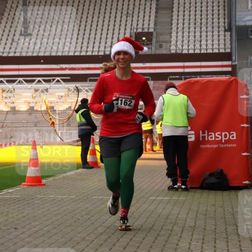 08.12.2024 - St. Pauli X-Mass-Run No. 14 Yannick Fuchs http://msf.ph/oto/7475584 08.12.2024 09:57:21 Ziel 755, 763, 904, 1291, 1982, 2267, 3162 meine-sportfotos.de