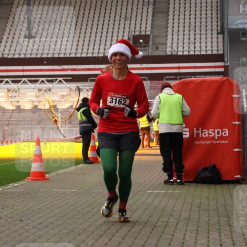 08.12.2024 - St. Pauli X-Mass-Run No. 14 Yannick Fuchs http://msf.ph/oto/7475587 08.12.2024 09:57:21 Ziel 755, 763, 904, 1291, 1982, 2267, 3162 meine-sportfotos.de