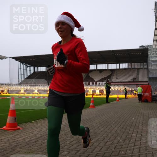 08.12.2024 - St. Pauli X-Mass-Run No. 14 Yannick Fuchs http://msf.ph/oto/7475627 08.12.2024 09:57:25 Ziel 3162, 3258 meine-sportfotos.de