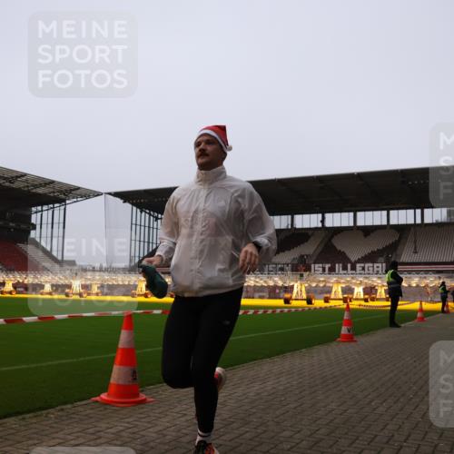 08.12.2024 - St. Pauli X-Mass-Run No. 14 Yannick Fuchs http://msf.ph/oto/7475652 08.12.2024 09:57:40 Ziel 391, 2840, 2842, 3258 meine-sportfotos.de