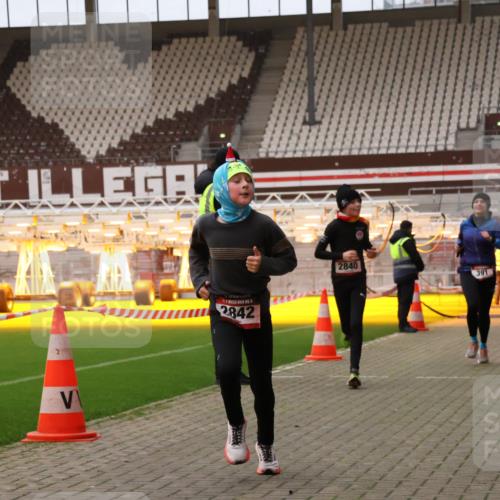08.12.2024 - St. Pauli X-Mass-Run No. 14 Yannick Fuchs http://msf.ph/oto/7475678 08.12.2024 09:57:44 Ziel 391, 2840, 2842, 3258 meine-sportfotos.de