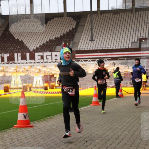 08.12.2024 - St. Pauli X-Mass-Run No. 14 Yannick Fuchs http://msf.ph/oto/7475683 08.12.2024 09:57:44 Ziel 391, 2840, 2842, 3258 meine-sportfotos.de
