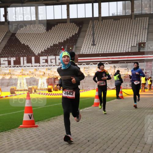 08.12.2024 - St. Pauli X-Mass-Run No. 14 Yannick Fuchs http://msf.ph/oto/7475687 08.12.2024 09:57:44 Ziel 391, 2840, 2842, 3258 meine-sportfotos.de