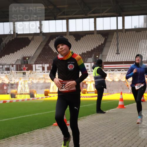 08.12.2024 - St. Pauli X-Mass-Run No. 14 Yannick Fuchs http://msf.ph/oto/7475745 08.12.2024 09:57:47 Ziel 391, 510, 2840, 2842, 3258 meine-sportfotos.de