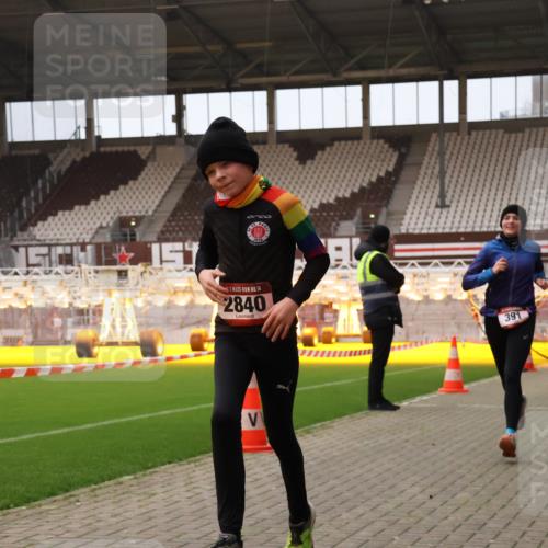 08.12.2024 - St. Pauli X-Mass-Run No. 14 Yannick Fuchs http://msf.ph/oto/7475748 08.12.2024 09:57:47 Ziel 391, 510, 2840, 2842, 3258 meine-sportfotos.de