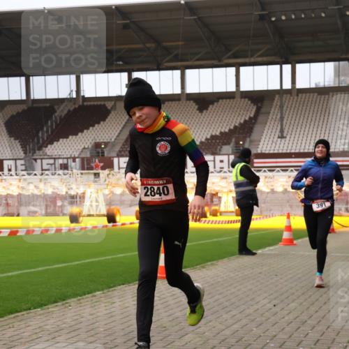 08.12.2024 - St. Pauli X-Mass-Run No. 14 Yannick Fuchs http://msf.ph/oto/7475753 08.12.2024 09:57:47 Ziel 391, 510, 2840, 2842, 3258 meine-sportfotos.de