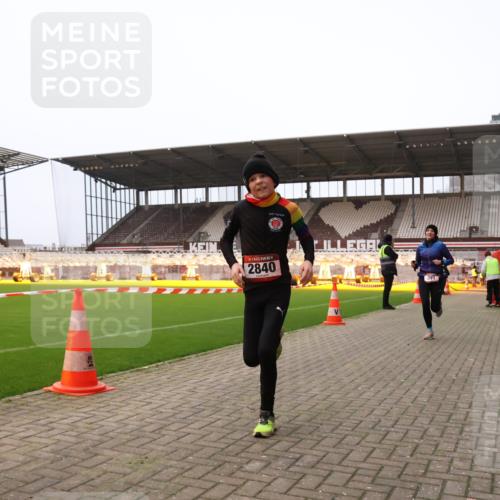 08.12.2024 - St. Pauli X-Mass-Run No. 14 Yannick Fuchs http://msf.ph/oto/7475773 08.12.2024 09:57:47 Ziel 391, 510, 2840, 2842, 3258 meine-sportfotos.de