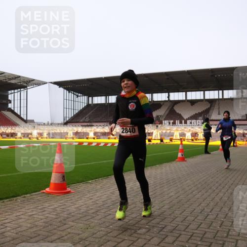 08.12.2024 - St. Pauli X-Mass-Run No. 14 Yannick Fuchs http://msf.ph/oto/7475781 08.12.2024 09:57:48 Ziel 391, 510, 1532, 2840, 2842 meine-sportfotos.de