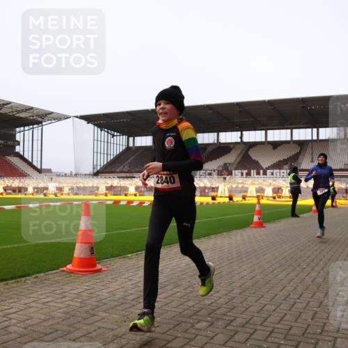 08.12.2024 - St. Pauli X-Mass-Run No. 14 Yannick Fuchs http://msf.ph/oto/7475783 08.12.2024 09:57:48 Ziel 391, 510, 1532, 2840, 2842 meine-sportfotos.de