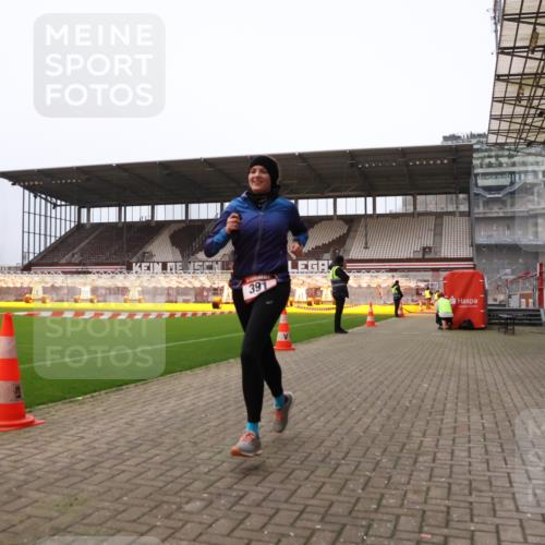 08.12.2024 - St. Pauli X-Mass-Run No. 14 Yannick Fuchs http://msf.ph/oto/7475808 08.12.2024 09:57:49 Ziel 391, 510, 1532, 2840, 2842 meine-sportfotos.de
