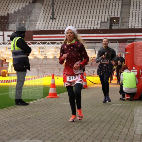 08.12.2024 - St. Pauli X-Mass-Run No. 14 Yannick Fuchs http://msf.ph/oto/7475860 08.12.2024 09:58:01 Ziel 510, 1532, 1789, 2872, 2934, 2943, 2944, 3092, 3171 meine-sportfotos.de