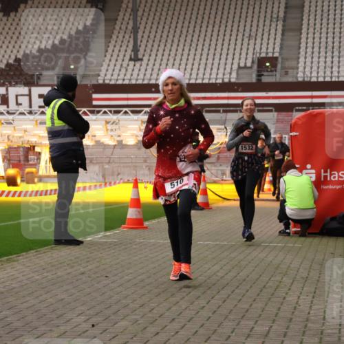 08.12.2024 - St. Pauli X-Mass-Run No. 14 Yannick Fuchs http://msf.ph/oto/7475863 08.12.2024 09:58:01 Ziel 510, 1532, 1789, 2872, 2934, 2943, 2944, 3092, 3171 meine-sportfotos.de
