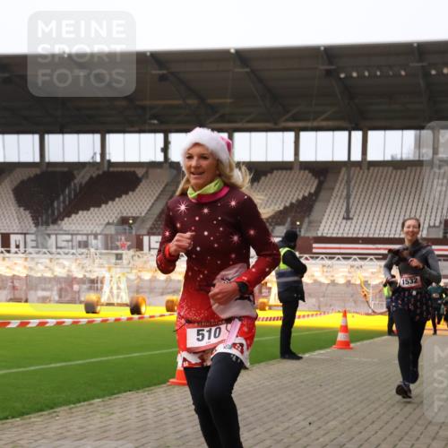 08.12.2024 - St. Pauli X-Mass-Run No. 14 Yannick Fuchs http://msf.ph/oto/7475888 08.12.2024 09:58:03 Ziel 510, 1532, 1789, 2872, 2934, 2943, 2944, 3092, 3171 meine-sportfotos.de