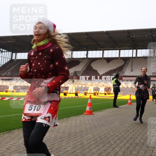 08.12.2024 - St. Pauli X-Mass-Run No. 14 Yannick Fuchs http://msf.ph/oto/7475909 08.12.2024 09:58:04 Ziel 510, 1396, 1397, 1532, 1789, 2872, 2934, 2943, 2944, 3092, 3171 meine-sportfotos.de