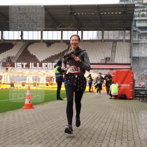 08.12.2024 - St. Pauli X-Mass-Run No. 14 Yannick Fuchs http://msf.ph/oto/7475915 08.12.2024 09:58:04 Ziel 510, 1396, 1397, 1532, 1789, 2872, 2934, 2943, 2944, 3092, 3171 meine-sportfotos.de