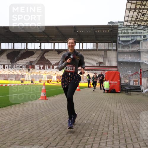 08.12.2024 - St. Pauli X-Mass-Run No. 14 Yannick Fuchs http://msf.ph/oto/7475930 08.12.2024 09:58:05 Ziel 510, 1396, 1397, 1532, 1789, 2872, 2934, 2943, 2944, 3092, 3171 meine-sportfotos.de