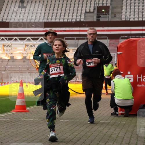 08.12.2024 - St. Pauli X-Mass-Run No. 14 Yannick Fuchs http://msf.ph/oto/7475958 08.12.2024 09:58:07 Ziel 55, 510, 1075, 1080, 1396, 1397, 1532, 1789, 2872, 2934, 2943, 2944, 3092, 3171 meine-sportfotos.de