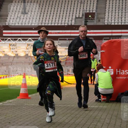 08.12.2024 - St. Pauli X-Mass-Run No. 14 Yannick Fuchs http://msf.ph/oto/7475968 08.12.2024 09:58:07 Ziel 55, 510, 1075, 1080, 1396, 1397, 1532, 1789, 2872, 2934, 2943, 2944, 3092, 3171 meine-sportfotos.de