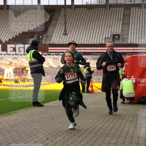 08.12.2024 - St. Pauli X-Mass-Run No. 14 Yannick Fuchs http://msf.ph/oto/7475974 08.12.2024 09:58:08 Ziel 55, 510, 1075, 1080, 1396, 1397, 1532, 1789, 2872, 2934, 2943, 2944, 3092, 3171 meine-sportfotos.de