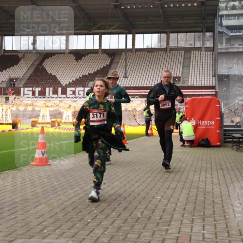 08.12.2024 - St. Pauli X-Mass-Run No. 14 Yannick Fuchs http://msf.ph/oto/7476004 08.12.2024 09:58:09 Ziel 55, 510, 1075, 1080, 1396, 1397, 1532, 1789, 2872, 2934, 2943, 2944, 3092, 3171 meine-sportfotos.de