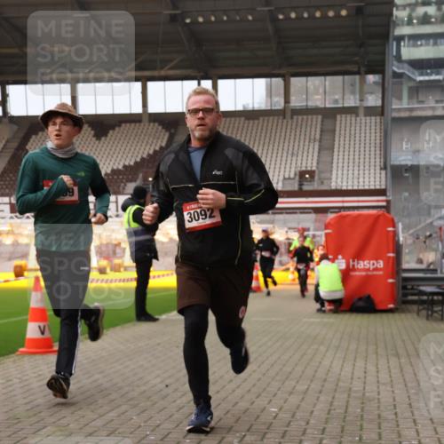 08.12.2024 - St. Pauli X-Mass-Run No. 14 Yannick Fuchs http://msf.ph/oto/7476017 08.12.2024 09:58:10 Ziel 55, 510, 880, 1075, 1080, 1396, 1397, 1532, 1789, 2872, 2934, 2943, 2944, 3092, 3171 meine-sportfotos.de