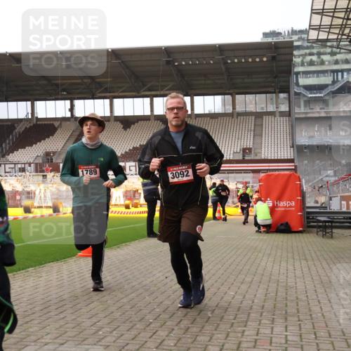 08.12.2024 - St. Pauli X-Mass-Run No. 14 Yannick Fuchs http://msf.ph/oto/7476023 08.12.2024 09:58:10 Ziel 55, 510, 880, 1075, 1080, 1396, 1397, 1532, 1789, 2872, 2934, 2943, 2944, 3092, 3171 meine-sportfotos.de