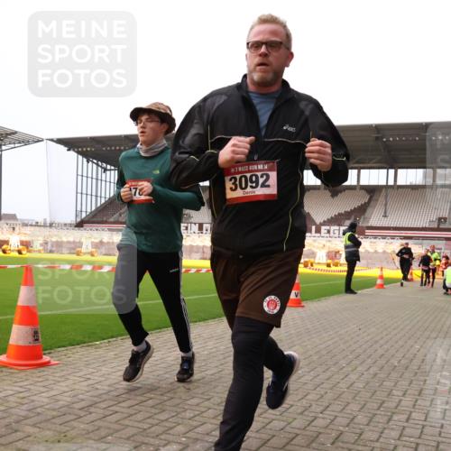 08.12.2024 - St. Pauli X-Mass-Run No. 14 Yannick Fuchs http://msf.ph/oto/7476041 08.12.2024 09:58:11 Ziel 55, 510, 880, 1075, 1080, 1396, 1397, 1532, 1789, 2872, 2934, 2943, 2944, 3092, 3171 meine-sportfotos.de