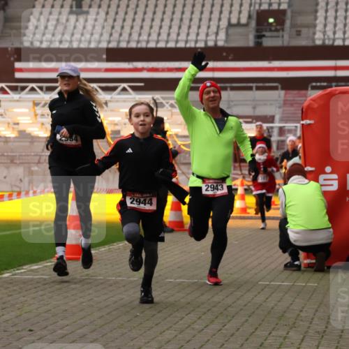08.12.2024 - St. Pauli X-Mass-Run No. 14 Yannick Fuchs http://msf.ph/oto/7476064 08.12.2024 09:58:13 Ziel 55, 880, 1075, 1080, 1396, 1397, 1532, 1789, 2872, 2934, 2943, 2944, 3092, 3171 meine-sportfotos.de