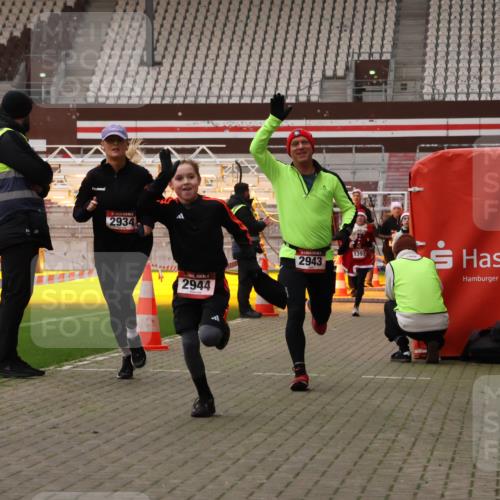 08.12.2024 - St. Pauli X-Mass-Run No. 14 Yannick Fuchs http://msf.ph/oto/7476077 08.12.2024 09:58:13 Ziel 55, 880, 1075, 1080, 1396, 1397, 1532, 1789, 2872, 2934, 2943, 2944, 3092, 3171 meine-sportfotos.de
