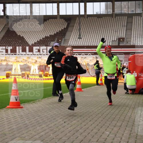 08.12.2024 - St. Pauli X-Mass-Run No. 14 Yannick Fuchs http://msf.ph/oto/7476097 08.12.2024 09:58:14 Ziel 55, 880, 1075, 1080, 1396, 1397, 1789, 2872, 2934, 2943, 2944, 3092, 3171 meine-sportfotos.de