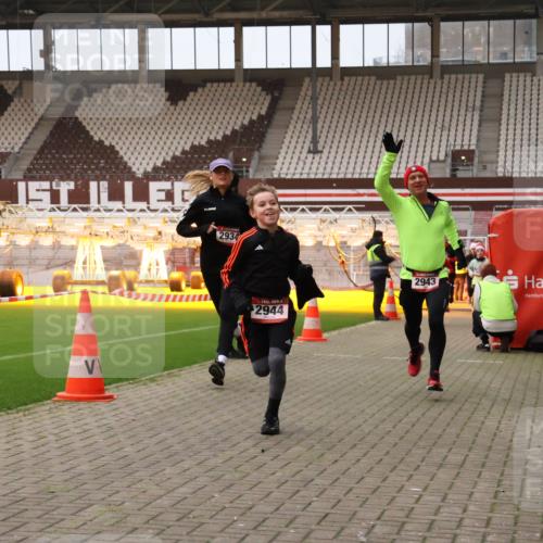 08.12.2024 - St. Pauli X-Mass-Run No. 14 Yannick Fuchs http://msf.ph/oto/7476104 08.12.2024 09:58:14 Ziel 55, 880, 1075, 1080, 1396, 1397, 1789, 2872, 2934, 2943, 2944, 3092, 3171 meine-sportfotos.de